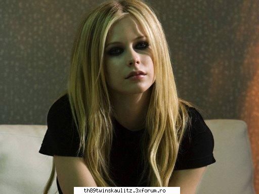 Avril Lavigne - bn ca este cineva deacord cu mn - *A L T E~T R U P E*
