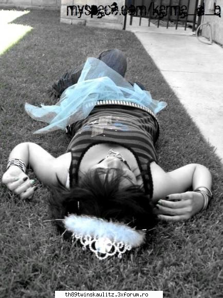 Emo girl's - aeutza - *E M O*