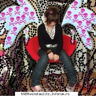 Emo girl's - poja asta este faqta d o fata si-mi pl mult - *E M O*