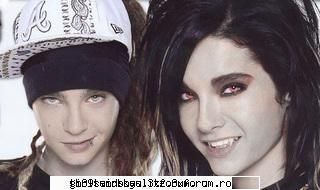 Pics with twins - vampirii lu mama - T W I N S