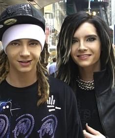 Pics with twins - ce imi place cum au iesit aici - T W I N S