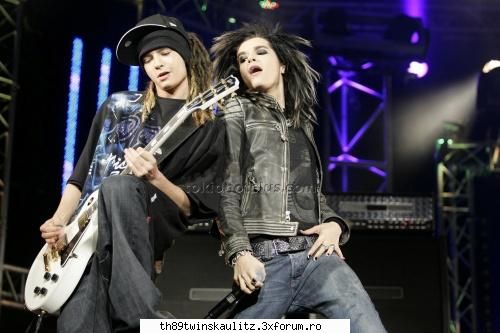 Pics with twins - den!s@D - T W I N S