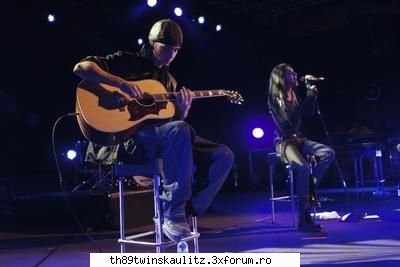 Pics with twins - sper sa va placa pozicile - T W I N S