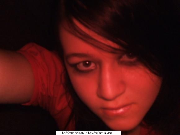 SphincterVampire. - Anku. 14 ani. Tg-Mures. Emo pe jumatate - *W E L C O M E*