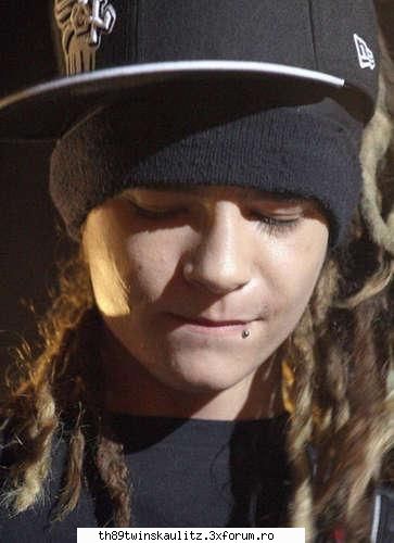 asa zisele "orgasme" ale lui tom - aici este un pic mai linistit, dar very cute - T O M