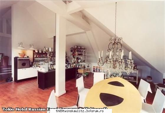 casa gemenilor:) - Lolly - T W I N S