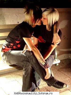 emo love - poze cu si despre emo love - *E M O*