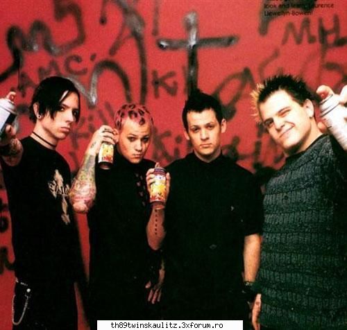 good charlotte - deci ii ador si pe tipi astia sunt soooper tari - *A L T E~T R U P E*