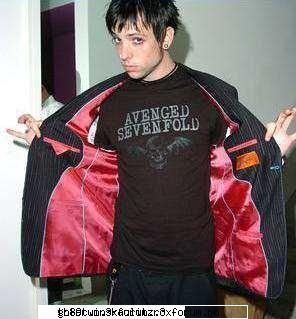 good charlotte - uhhh cel mai mult imi plache de chitaristul - *A L T E~T R U P E*